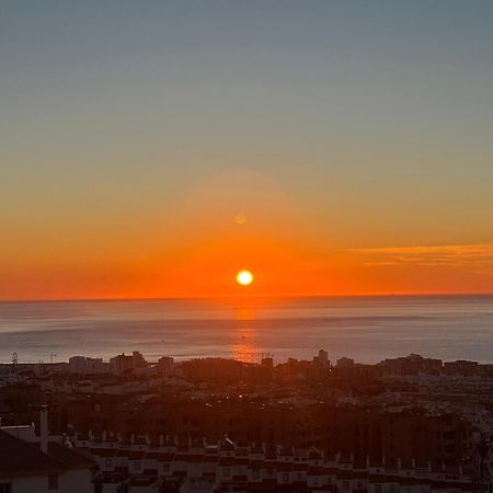 Peaceful Studio With Amazing Sea Views And Free Parking Benalmádena Zewnętrze zdjęcie