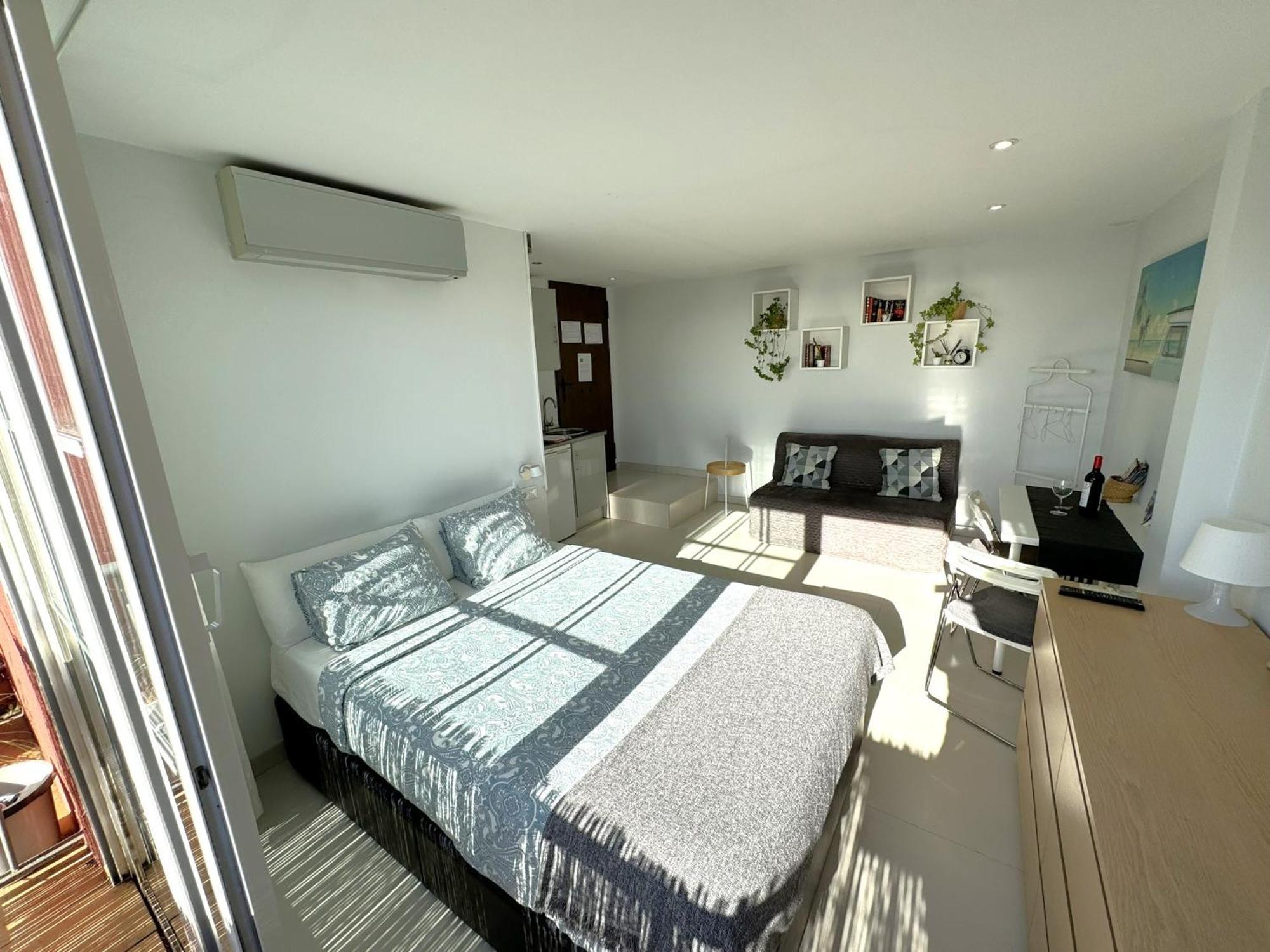 Peaceful Studio With Amazing Sea Views And Free Parking Benalmádena Zewnętrze zdjęcie